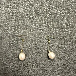 Pearl drop earring purchased off revolve